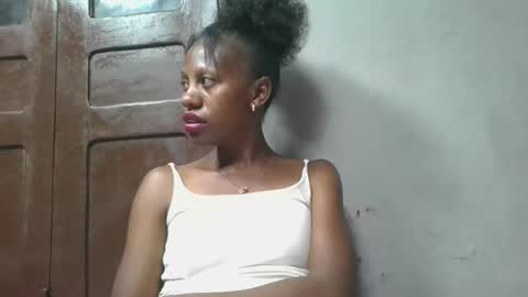 Snapshot of edwige770943 chatting on May 18, 2026, 4:13 pm edwige770943 online show from May 18, 2026, 4:13 pm