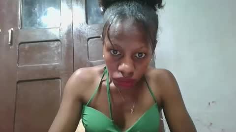 Snapshot of edwige770943 chatting on May 23, 2026, 8:40 am edwige770943 online show from May 23, 2026, 8:40 am