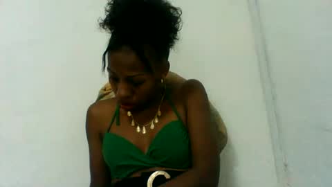 Snapshot of edwige770943 chatting on June 16, 2026, 6:16 am edwige770943 online show from June 16, 2026, 6:16 am