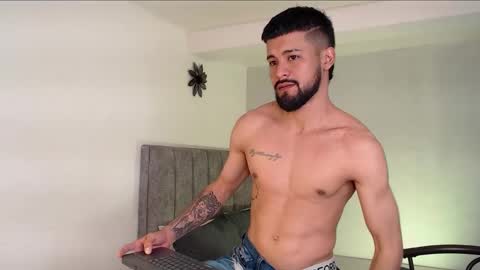 eevil_boys_77 online show from October 20, 2025, 11:21 am