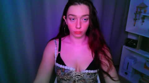 effie_balconii online show from November 27, 2025, 4:20 pm