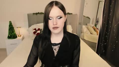 Effie Mur online show from January 9, 2026, 9:27 pm