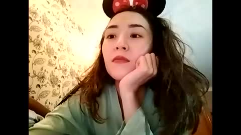 Effy online show from November 14, 2025, 2:38 pm