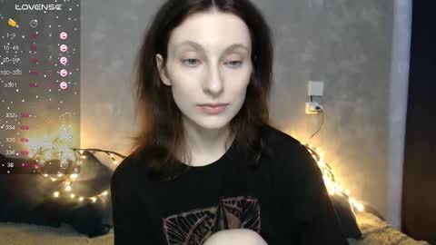 Snapshot of effy_gray chatting on March 2, 2025, 2:30 am Anna online show from March 2, 2025, 2:30 am