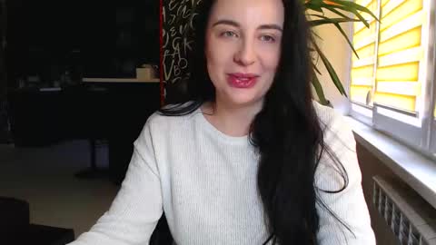 Effy online show from September 24, 2025, 10:29 am