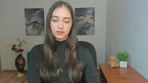 Snapshot of effy_royse chatting on April 29, 2026, 5:30 pm Effy Royse online show from April 29, 2026, 5:30 pm
