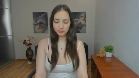 Snapshot of effy_royse chatting on May 3, 2026, 5:35 am Effy Royse online show from May 3, 2026, 5:35 am