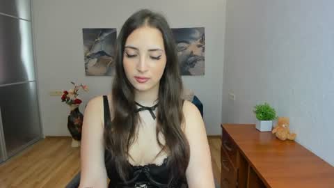 Snapshot of effy_royse chatting on June 28, 2026, 5:24 am Effy Royse online show from June 28, 2026, 5:24 am