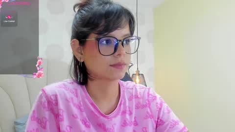 Snapshot of effystonnem chatting on December 5, 2024, 10:34 pm  E F F Y  online show from December 5, 2024, 10:34 pm