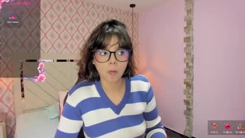 Snapshot of effystonnem chatting on December 10, 2024, 7:32 pm  E F F Y  online show from December 10, 2024, 7:32 pm