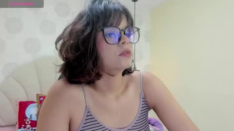 Snapshot of effystonnem chatting on December 13, 2024, 7:10 pm  E F F Y  online show from December 13, 2024, 7:10 pm