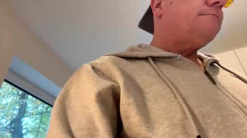 Snapshot of eichelhorn chatting on October 23, 2025, 10:58 am eichelhorn online show from October 23, 2025, 10:58 am