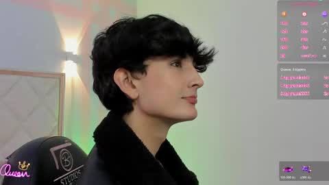 eidan_tay online show from April 17, 2026, 8:23 pm