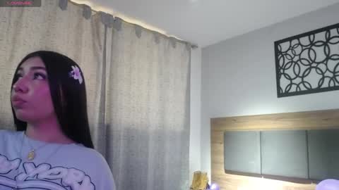 EILIN PINK online show from April 22, 2026, 9:27 pm