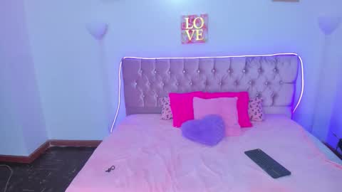 eimy__cute online show from February 12, 2026, 5:02 am