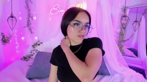 Snapshot of eimy_rosse18 chatting on March 20, 2026, 12:43 pm eimy_rosse18 online show from March 20, 2026, 12:43 pm