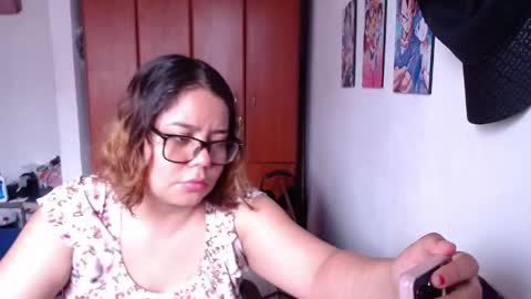 Snapshot of eimy_saenzz chatting on April 19, 2026, 6:10 pm eimy_saenzz online show from April 19, 2026, 6:10 pm