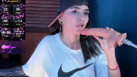 eimy_salome15 online show from May 10, 2026, 6:02 pm