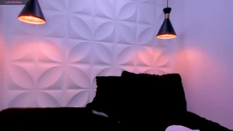 Snapshot of eimy_skinny chatting on May 15, 2026, 1:40 pm eimy online show from May 15, 2026, 1:40 pm
