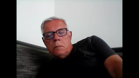 Snapshot of eisbaer1957 chatting on May 1, 2026, 1:26 pm eisbaer1957 online show from May 1, 2026, 1:26 pm