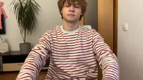 Eitan online show from December 11, 2024, 2:33 pm