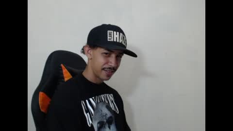 Snapshot of el_menor chatting on July 18, 2026, 5:00 am Instagram BelowAbajo online show from July 18, 2026, 5:00 am