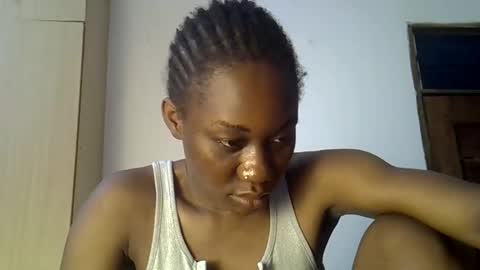 petite online show from December 9, 2024, 7:50 pm