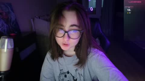 If you like it when I meow give me a thumbs up online show from January 16, 2025, 3:02 pm