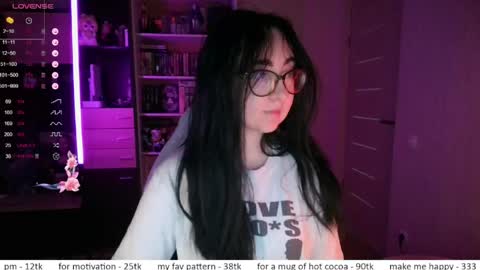 If you like it when I meow give me a thumbs up online show from May 19, 2026, 10:10 am