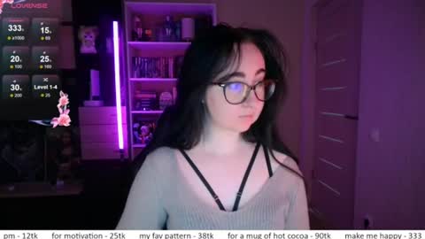 Snapshot of el_sweety chatting on June 12, 2026, 10:03 am If you like it when I meow give me a thumbs up online show from June 12, 2026, 10:03 am