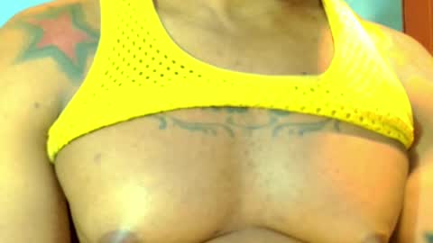 Snapshot of el_vecino_m chatting on May 13, 2026, 7:06 am el_vecino_m online show from May 13, 2026, 7:06 am