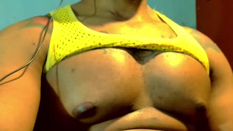 Snapshot of el_vecino_m chatting on May 16, 2026, 4:20 am el_vecino_m online show from May 16, 2026, 4:20 am