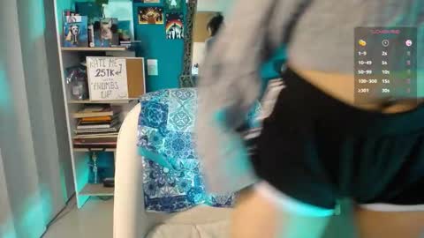 Ela  Help me reach 100 thumbs up online show from November 10, 2025, 1:04 am