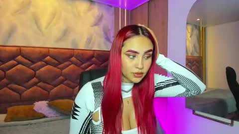 Snapshot of elaia_muller chatting on October 14, 2025, 8:31 pm Elaia online show from October 14, 2025, 8:31 pm