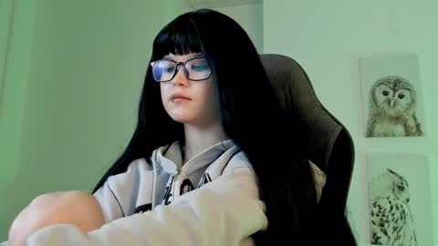 Your sweet girl online show from December 15, 2024, 4:26 pm