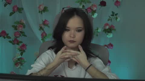 Your sweet girl online show from February 7, 2025, 7:27 pm