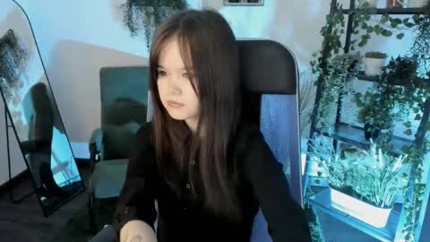 Your sweet girl online show from May 4, 2026, 7:43 pm