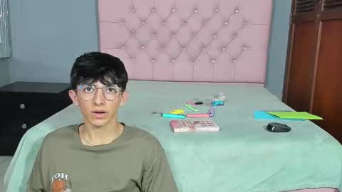 Elan Giralon online show from January 14, 2026, 11:20 pm