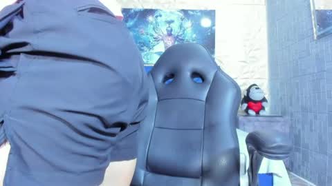 Snapshot of elangiraldo chatting on June 18, 2026, 12:33 am Elan Giralon online show from June 18, 2026, 12:33 am