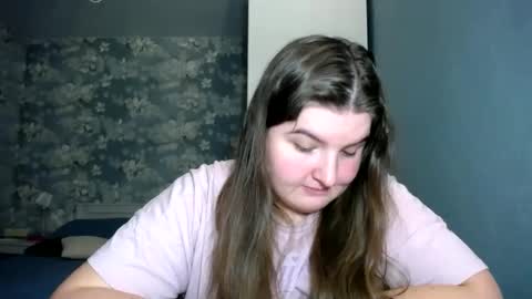 Snapshot of elanis_blair chatting on December 15, 2024, 1:00 pm Elanis online show from December 15, 2024, 1:00 pm