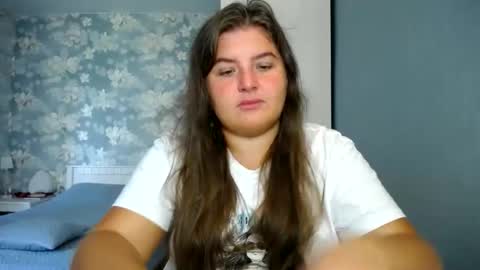 Snapshot of elanis_blair chatting on September 19, 2025, 9:00 am Elanis online show from September 19, 2025, 9:00 am