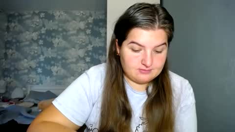 Snapshot of elanis_blair chatting on October 4, 2025, 12:47 pm Elanis online show from October 4, 2025, 12:47 pm