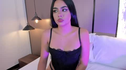 elara_bloom_ online show from April 21, 2026, 2:15 am