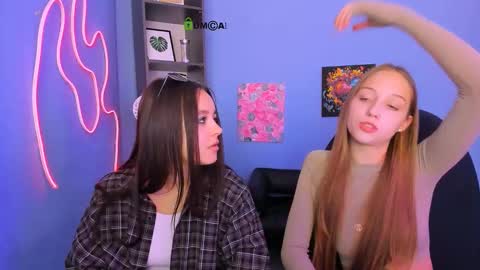 Snapshot of elara_night1 chatting on March 19, 2026, 12:20 pm Elara online show from March 19, 2026, 12:20 pm