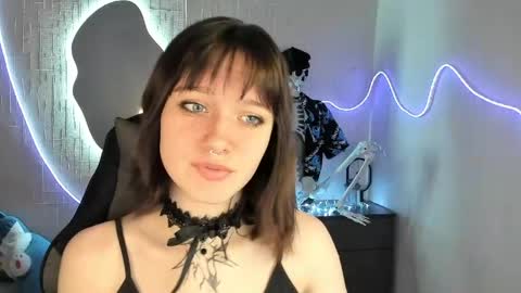 elastikiss online show from March 18, 2026, 10:51 am