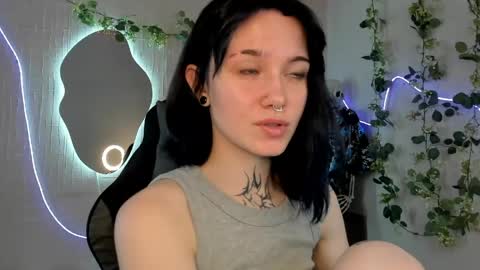elastikiss online show from May 18, 2026, 5:35 am