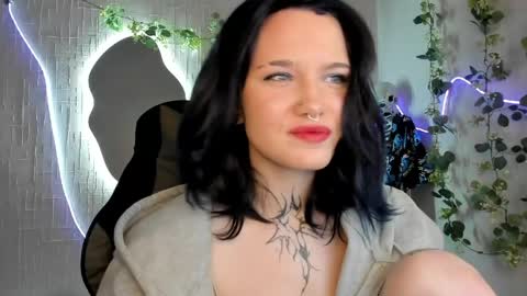 elastikiss online show from May 18, 2026, 11:32 pm