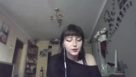 Lia online show from June 26, 2026, 4:44 pm