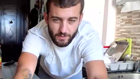 Snapshot of elchapoguzman95 chatting on September 17, 2025, 8:27 am elchapoguzman95 online show from September 17, 2025, 8:27 am