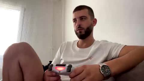 Snapshot of elchapoguzman95 chatting on November 1, 2025, 10:50 am elchapoguzman95 online show from November 1, 2025, 10:50 am